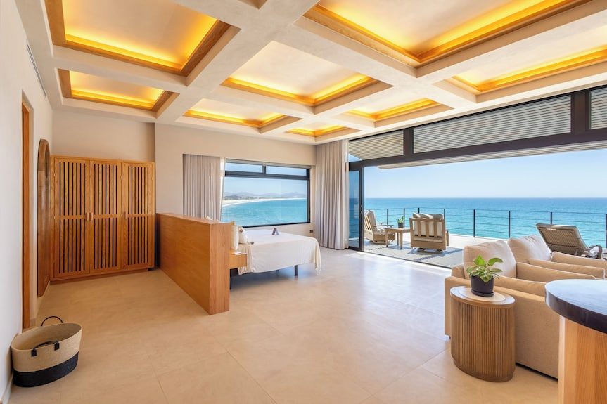 Cabo Break Hotel