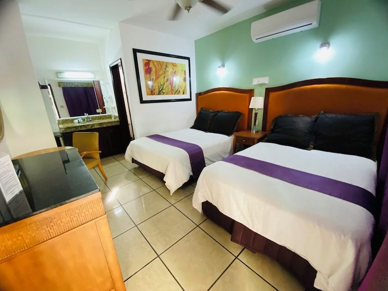 Cactus Inn Los Cabos