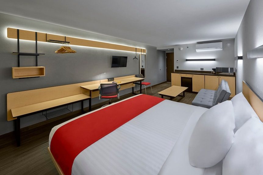 City Express by Marriott La Raza