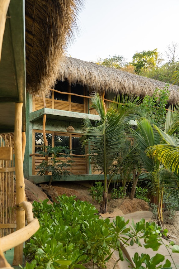 Cocos Hotel