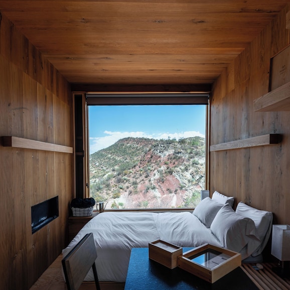 Costa Elegante Hotel & Suites