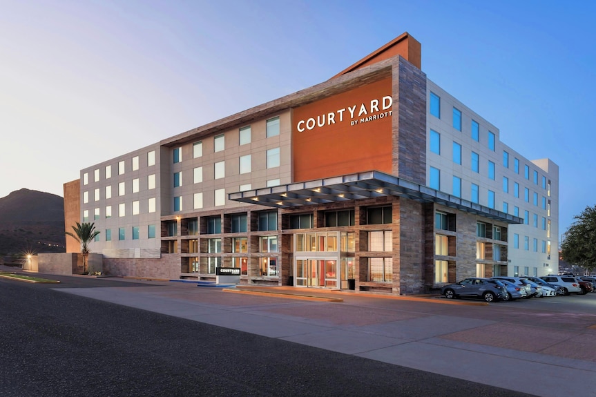 Courtyard by Marriott La Paz