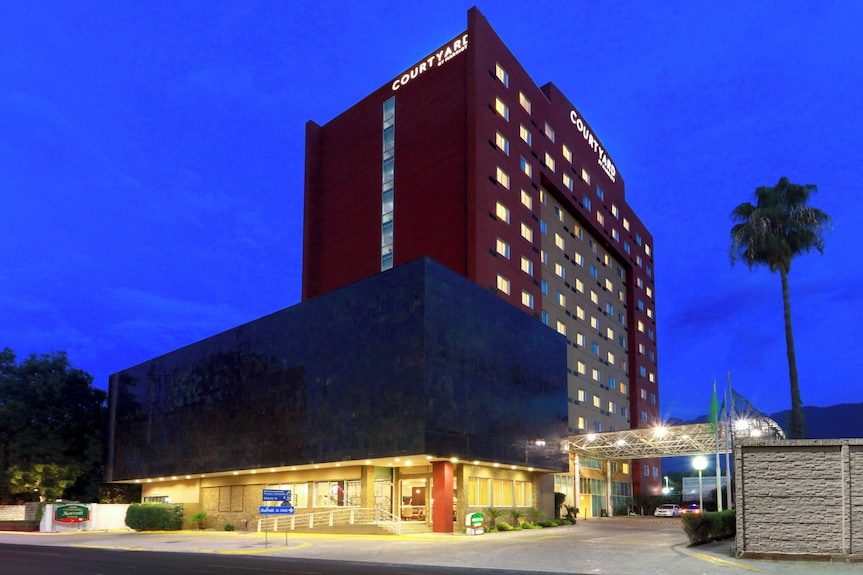 Courtyard Monterrey San Jerónimo Valle