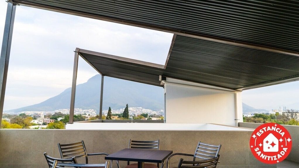 Econosuites Fundidora