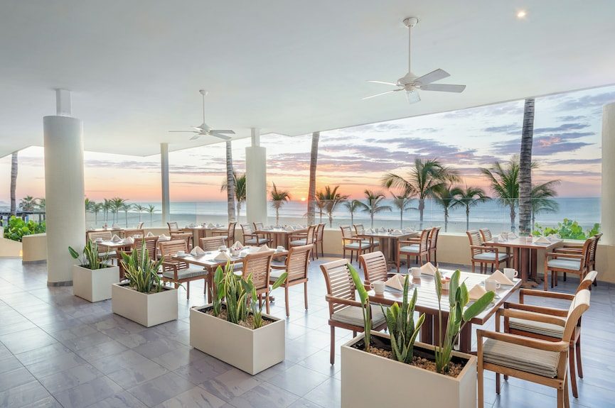 GR Solaris Lighthouse Los Cabos