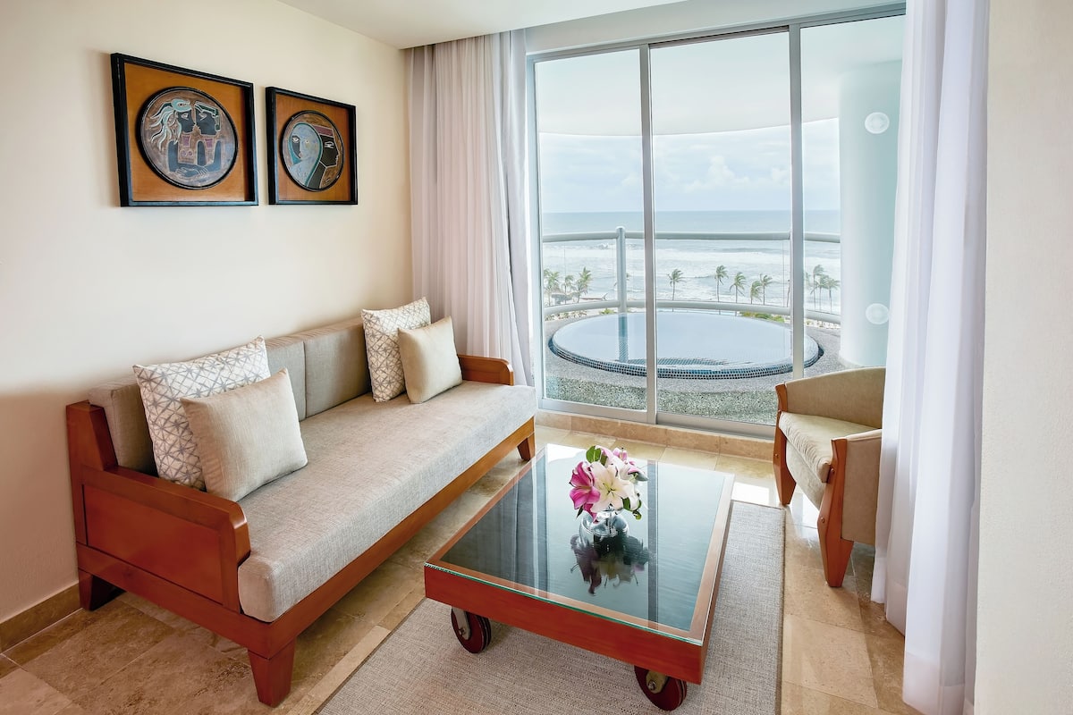 Grand Ocean Breeze Acapulco