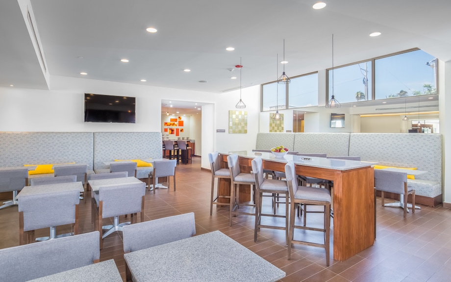 Hampton Inn & Suites by Hilton Los Cabos