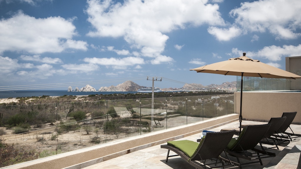 Holiday Inn Express Cabo San Lucas