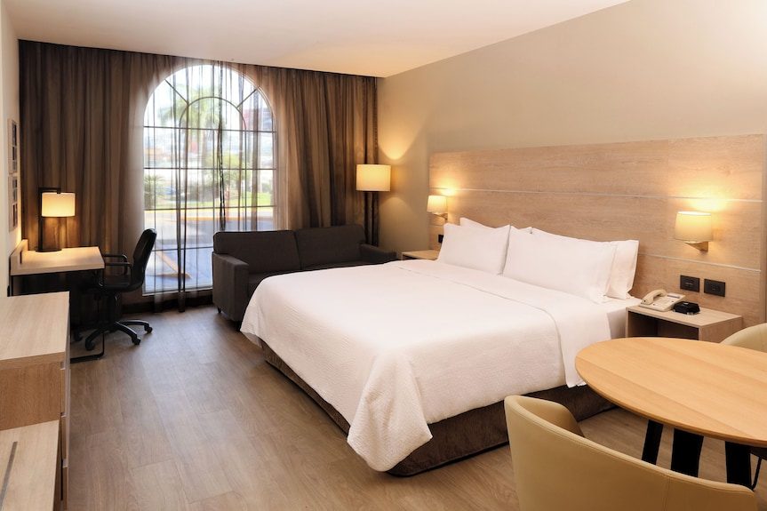 Holiday Inn Express Monterrey Galerias by IHG