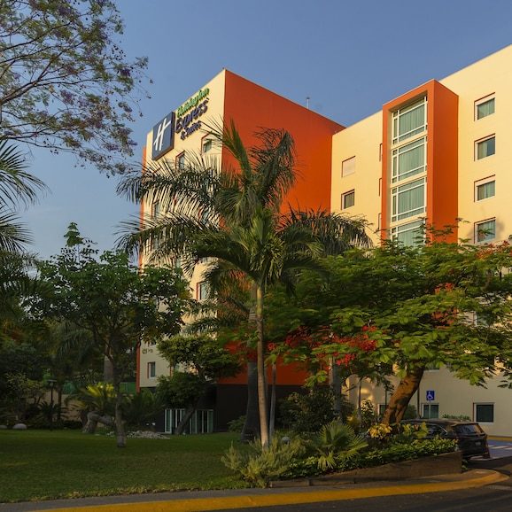 Holiday Inn Express & Suites Cuernavaca by IHG