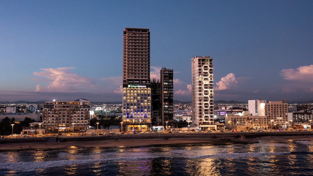 Holiday Inn Express & Suites Mazatlán