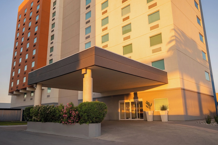 Holiday Inn Express & Suites Monterrey Aeropuerto by IHG