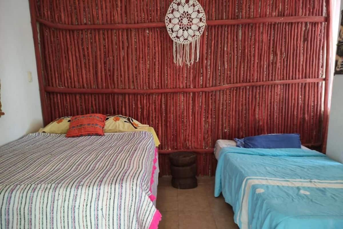 Hostal & Camping El Árbol de la Vida
