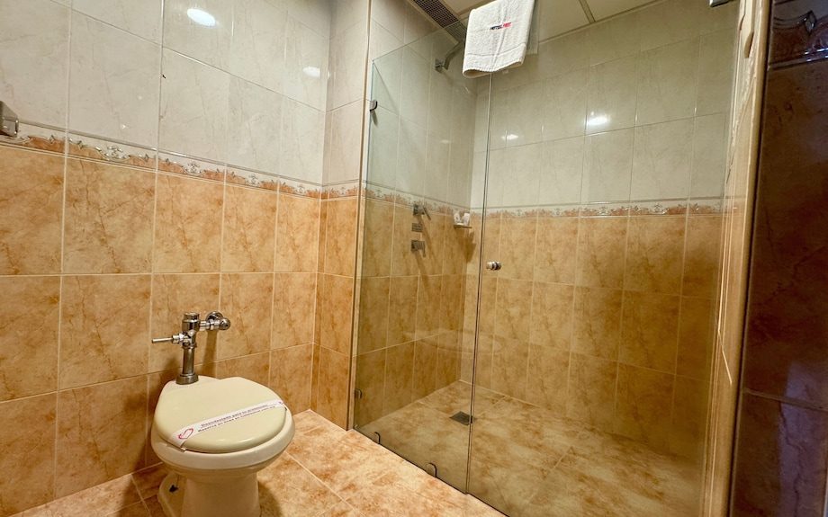 Hot Plaza Belices - Adults Only