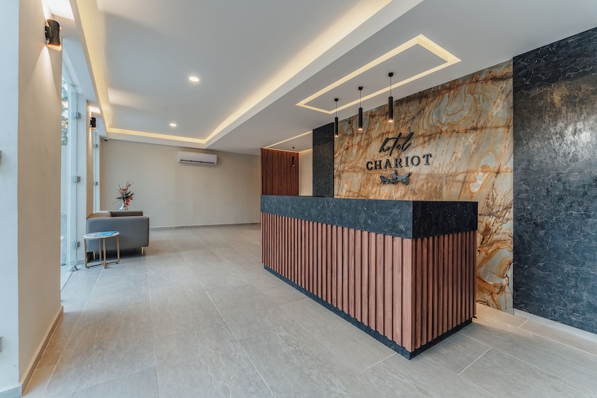 Hotel Chariot
