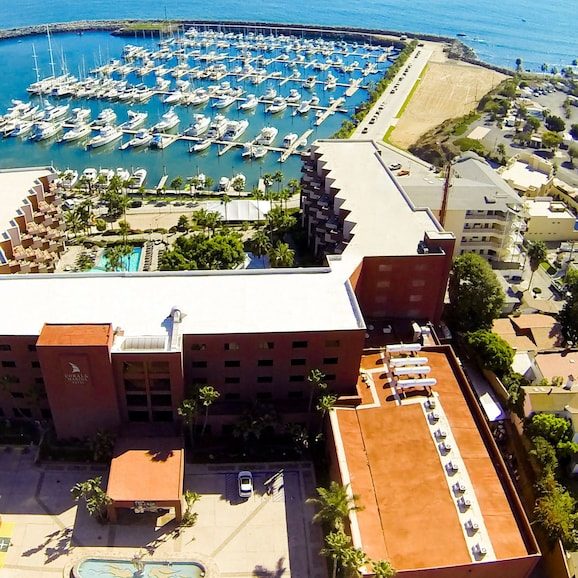 Hotel Coral And Marina