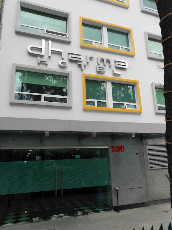 Hotel Dharma