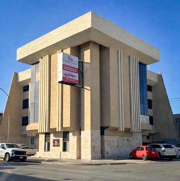 Hotel Grand Lion