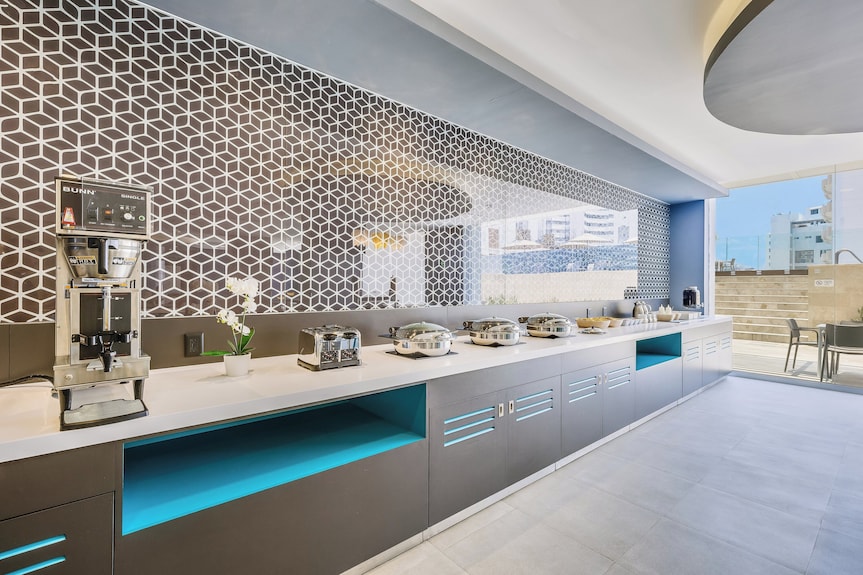 Hotel One Acapulco Costera
