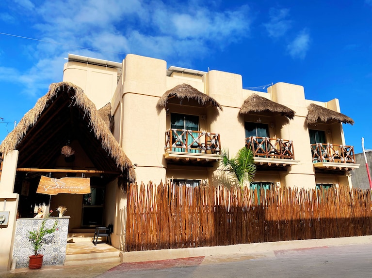 Hotel Pelecanus Suites