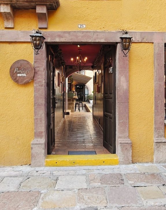 Hotel Punto 79
