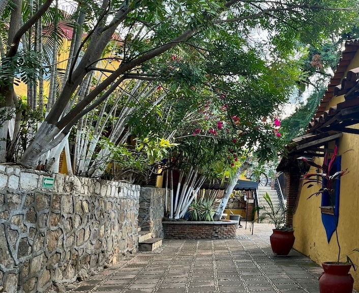 Hotel Rancho Escondido
