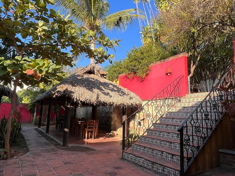 Hotel Rancho Escondido
