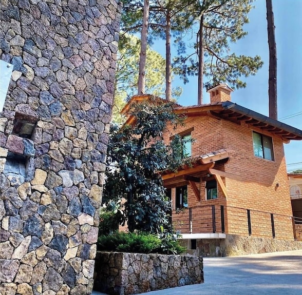Hotel Roca y Cantera