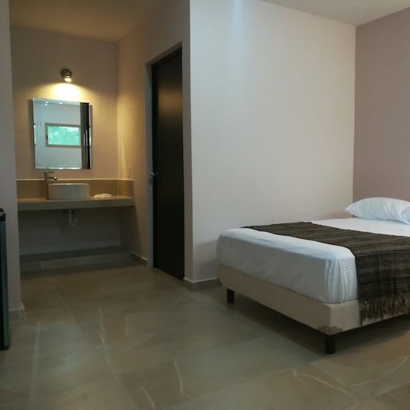 Hotel Virreyes
