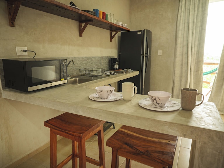 LaFamilia Casa and Suites