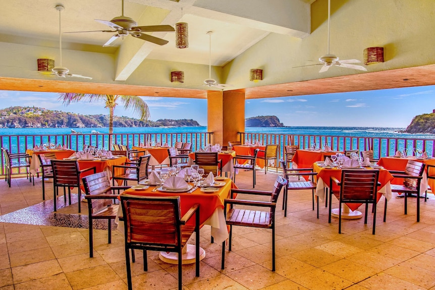 Las Brisas Huatulco – All Inclusive