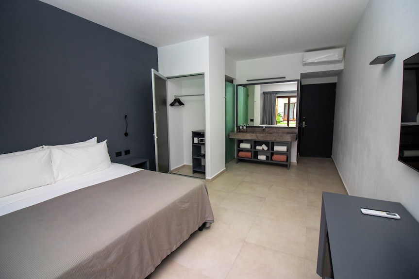My Blue Hotel