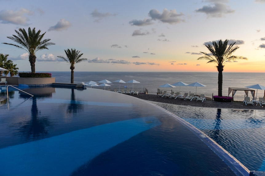 Pueblo Bonito Sunset Beach Golf & Spa Resort