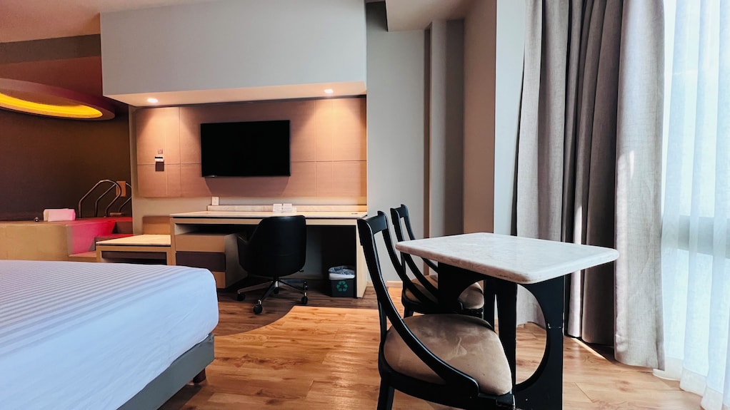 Ramada by Wyndham Mexico City Santa Fe