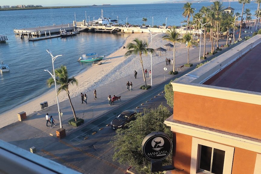 Seven Crown La Paz Malecón
