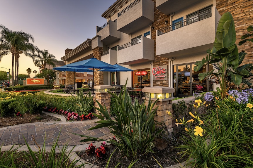 Tropicana Inn