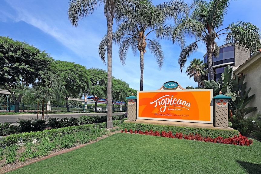 Tropicana Inn